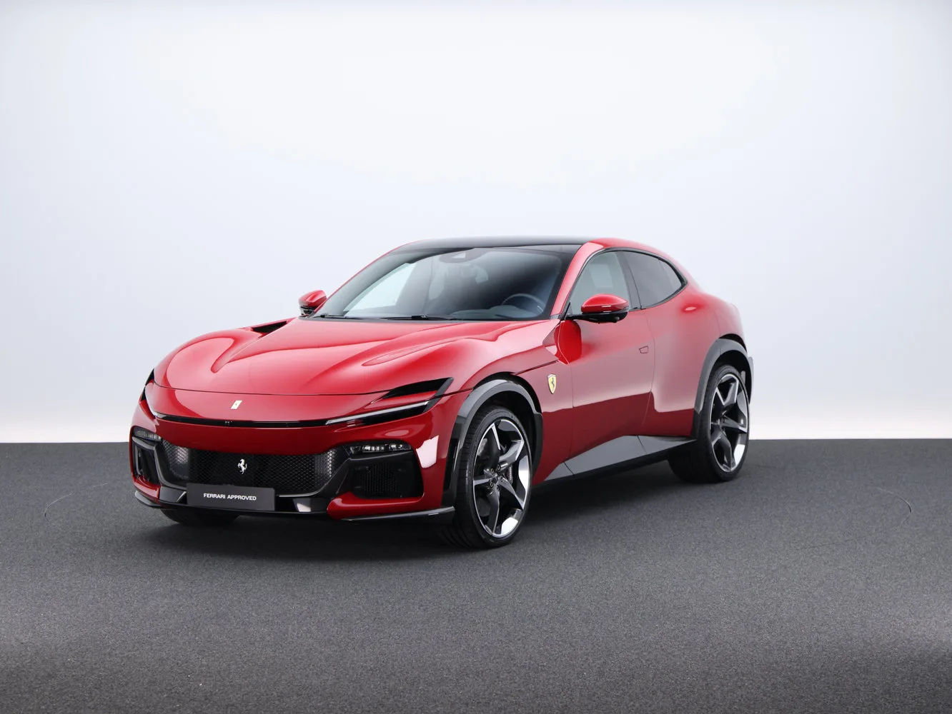 2026 Ferrari Purosangue proposée par un concessionnaire spécialisé à Frankfurt am Main, Allemagne, photo principale