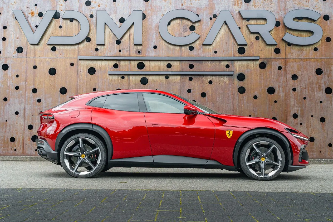 2026 Ferrari Purosangue angeboten von einem Supersportwagenhändler in Gronau, Deutschland, Foto 7 von 25
