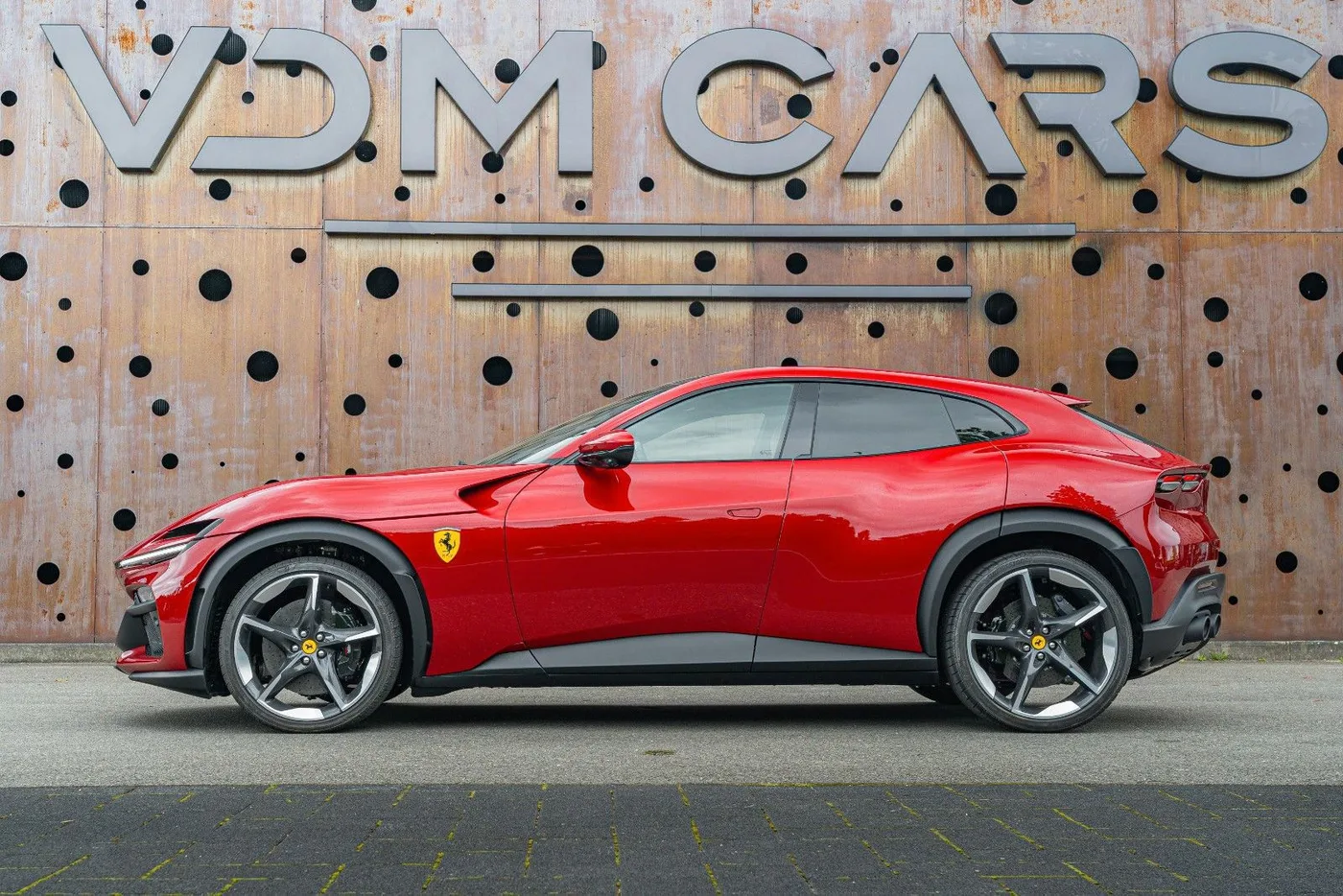 2026 Ferrari Purosangue angeboten von einem Supersportwagenhändler in Gronau, Deutschland, Foto 8 von 25