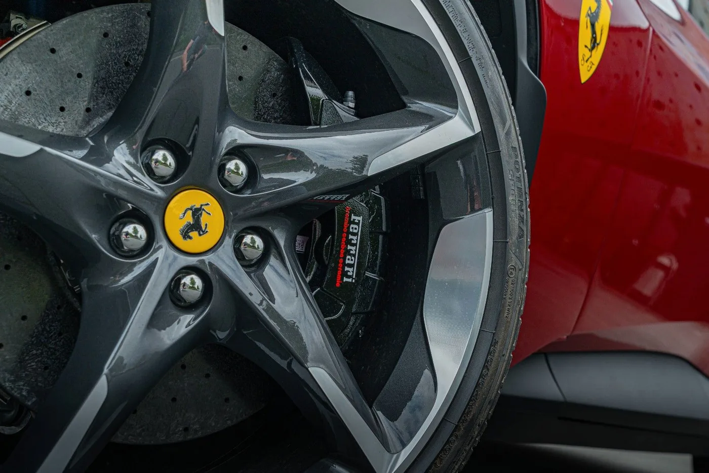 2026 Ferrari Purosangue angeboten von einem Supersportwagenhändler in Gronau, Deutschland, Foto 10 von 25