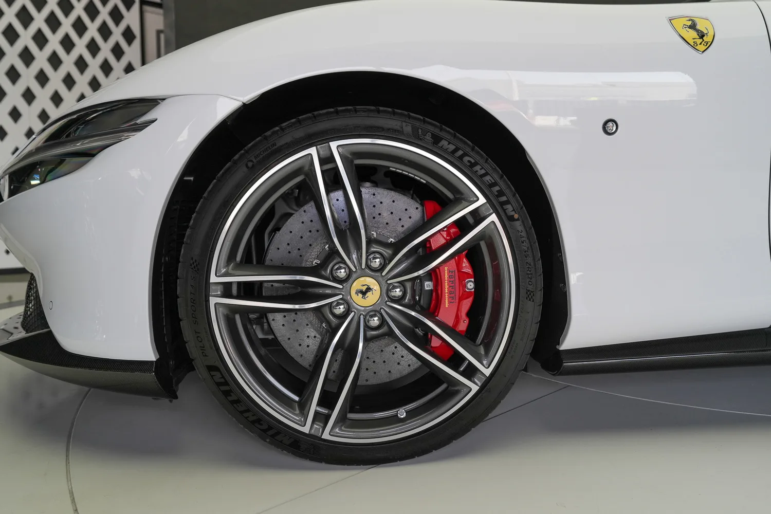 2026 Ferrari Roma Spider, 6/20