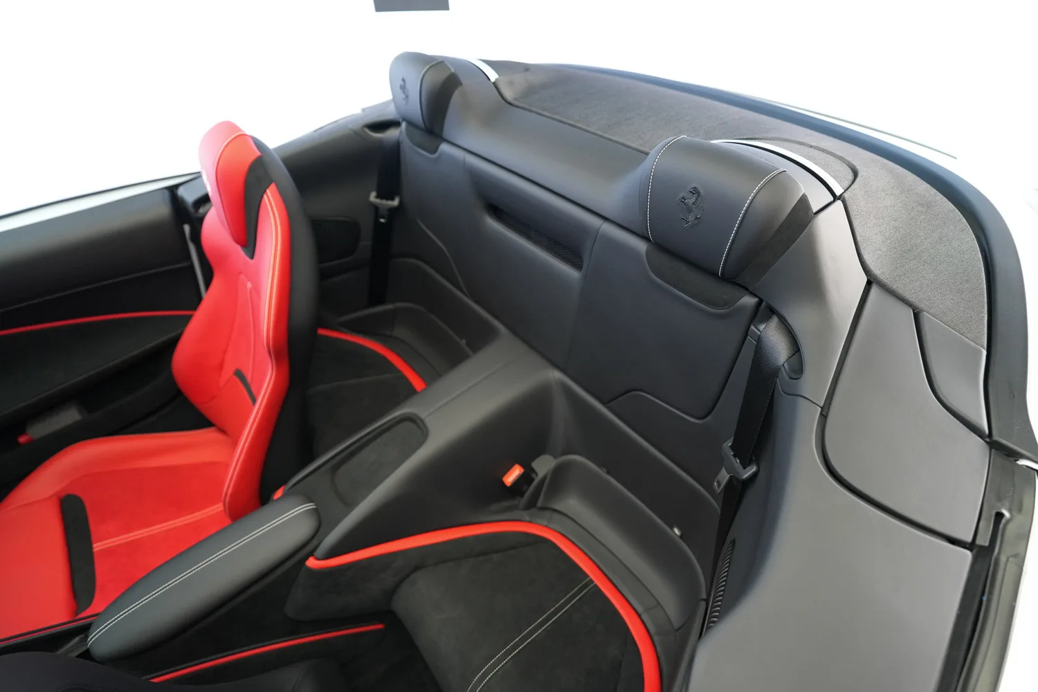 2026 Ferrari Roma Spider, 18/20