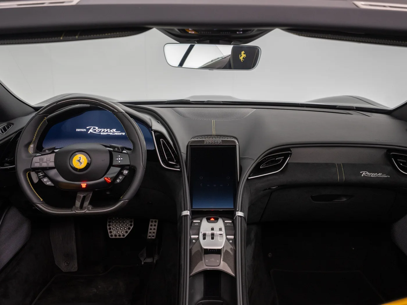 2026 Ferrari Roma Spider proposée par un concessionnaire spécialisé à Singen, Allemagne, photo 9 sur 15