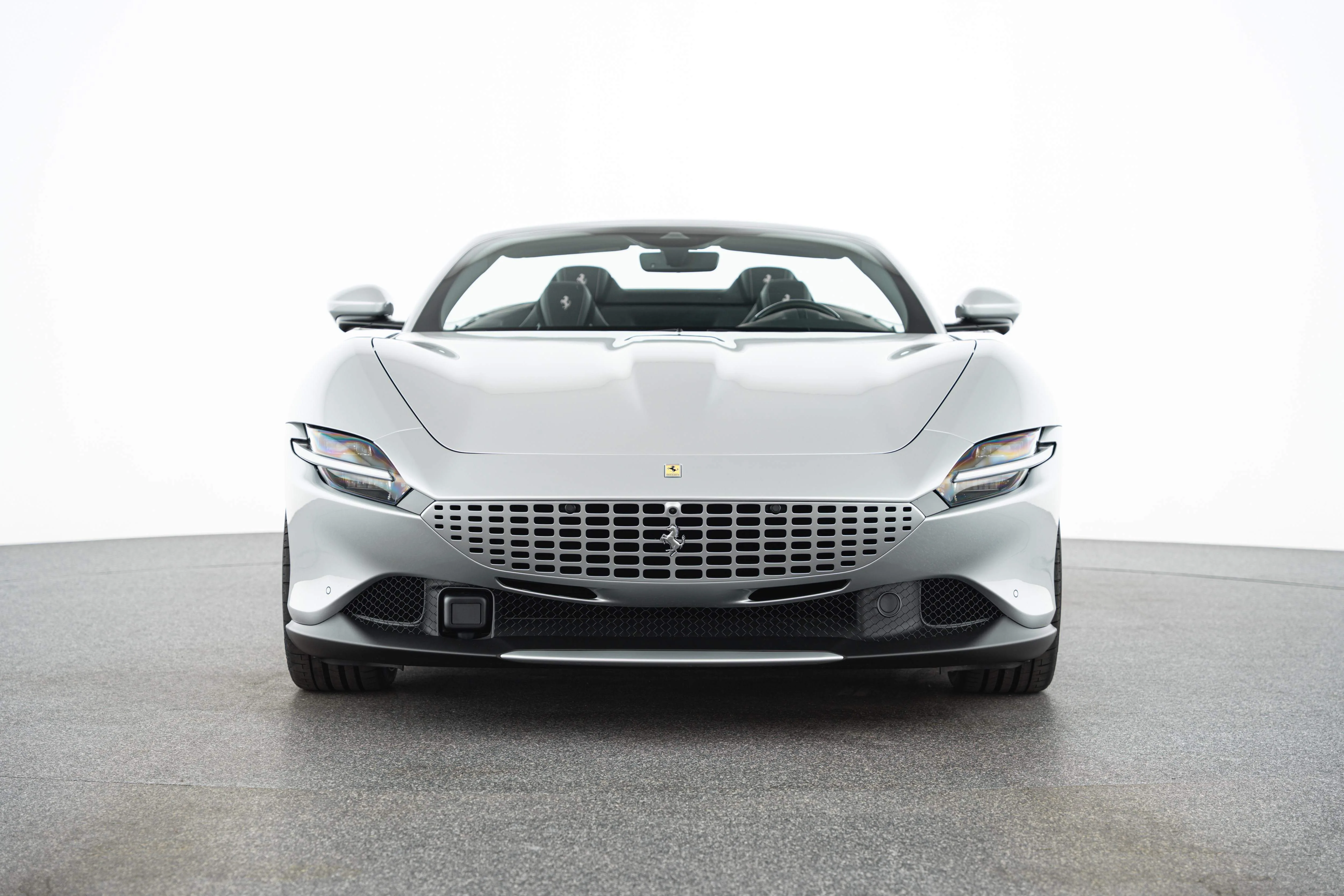2026 Ferrari Roma Spider, 2/30
