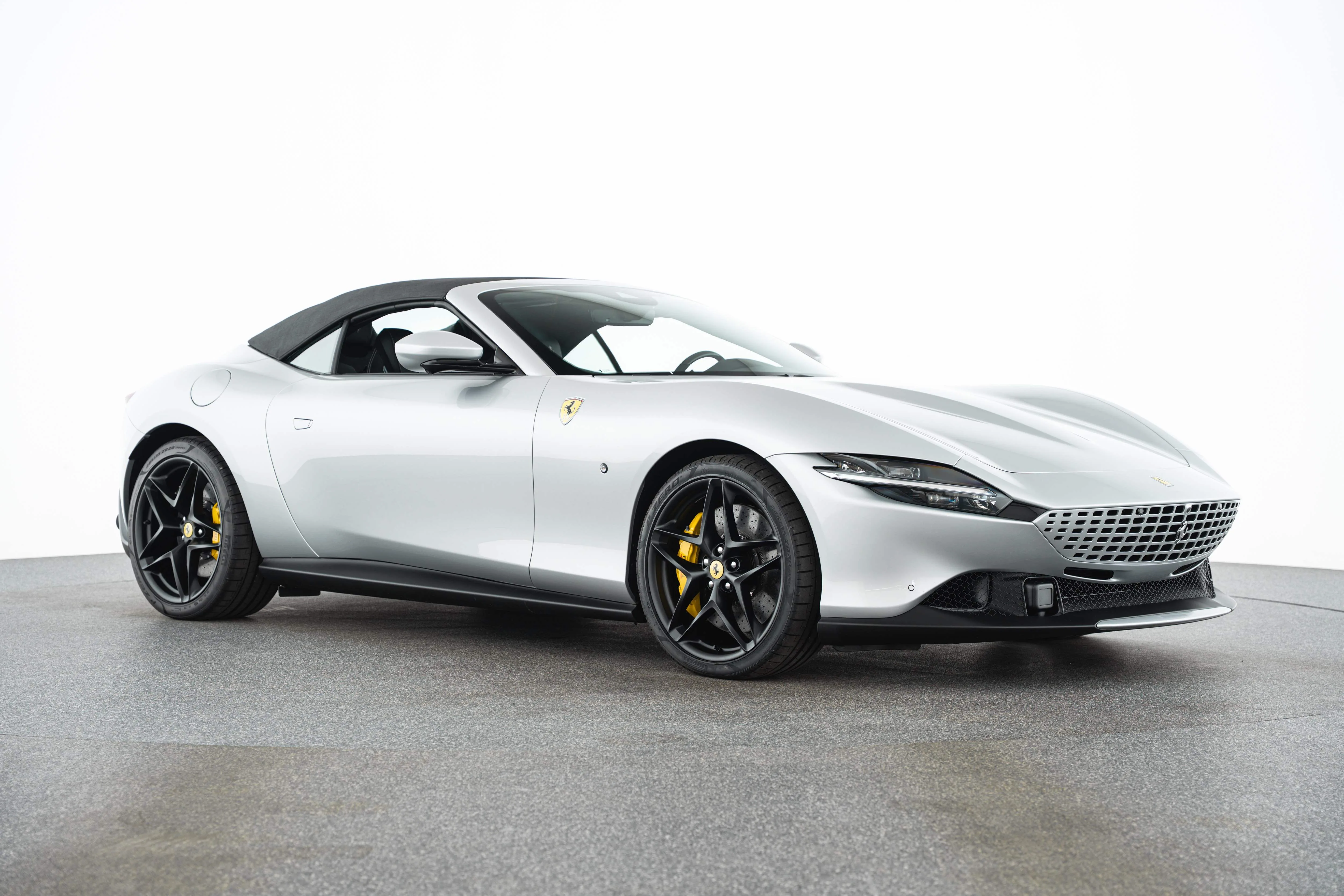 2026 Ferrari Roma Spider, 3/30