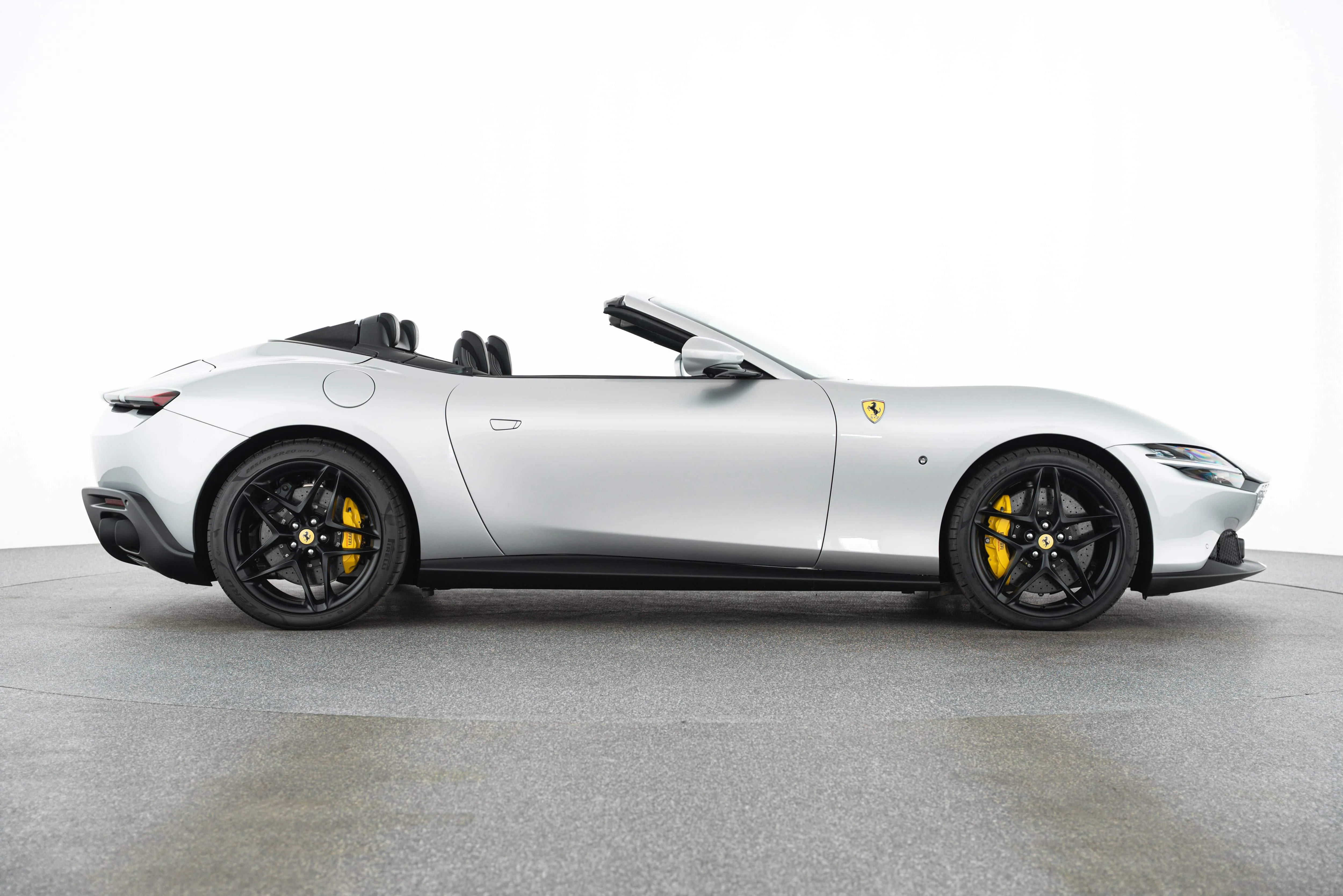 2026 Ferrari Roma Spider, 4/30