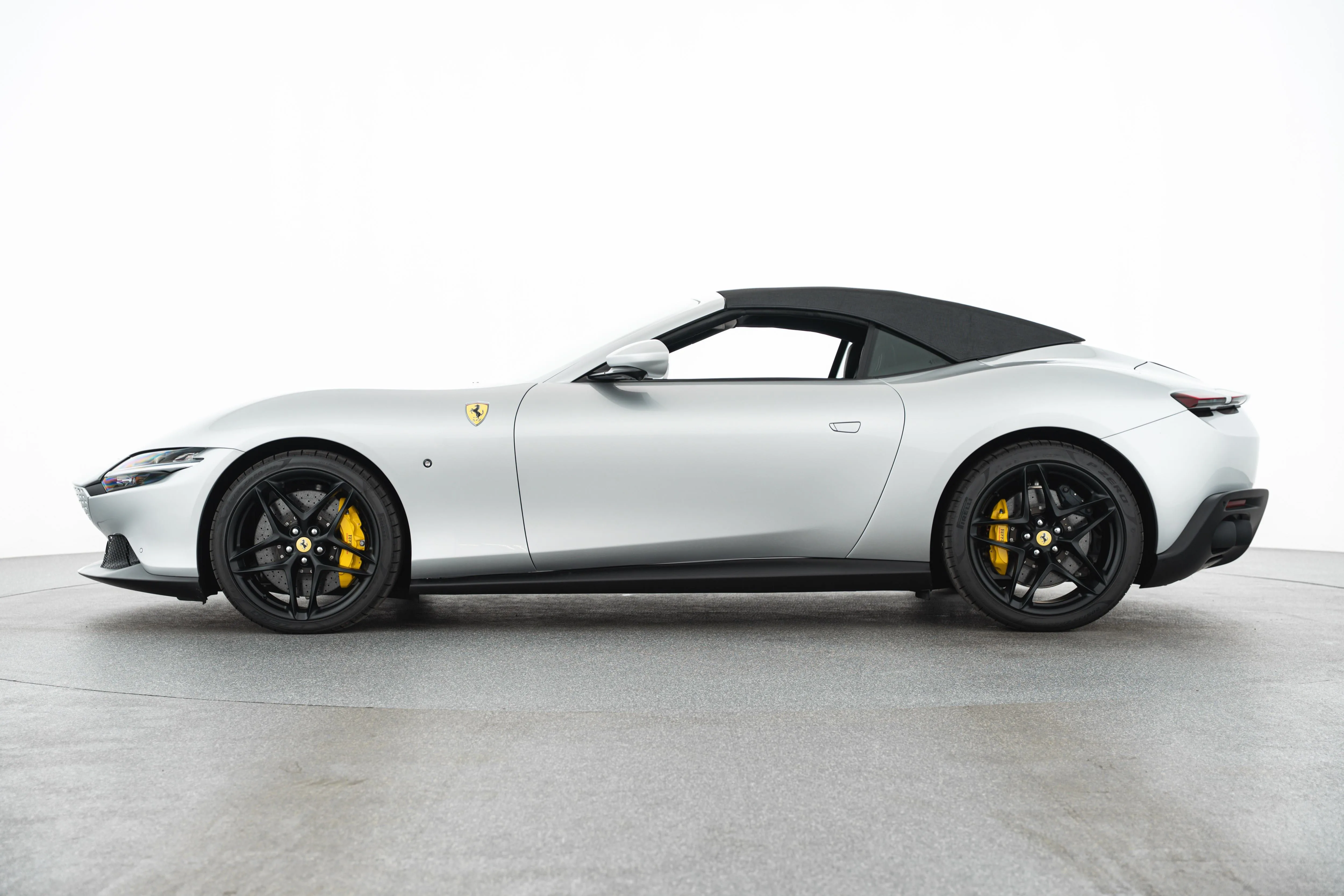 2026 Ferrari Roma Spider, 8/30