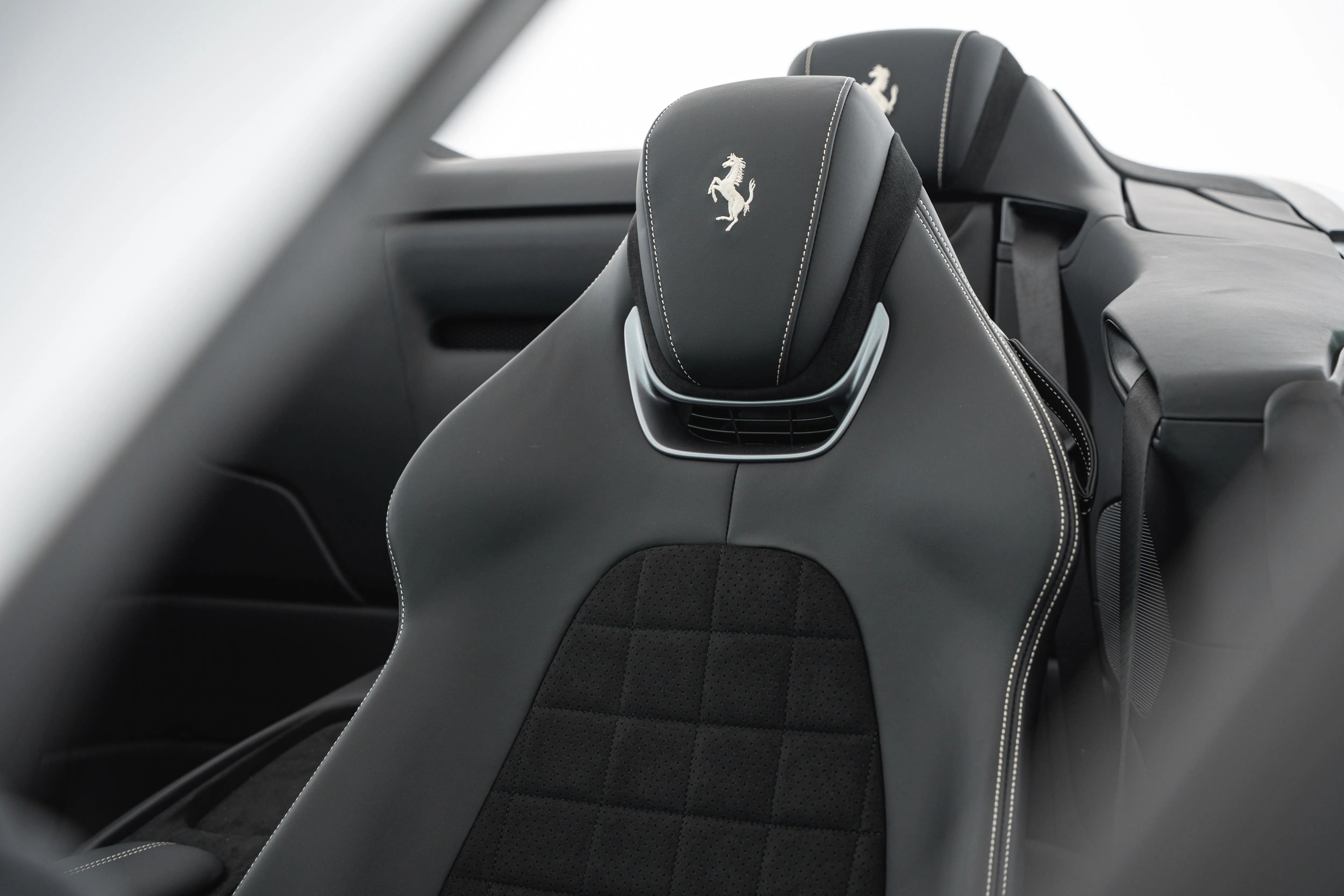 2026 Ferrari Roma Spider, 21/30