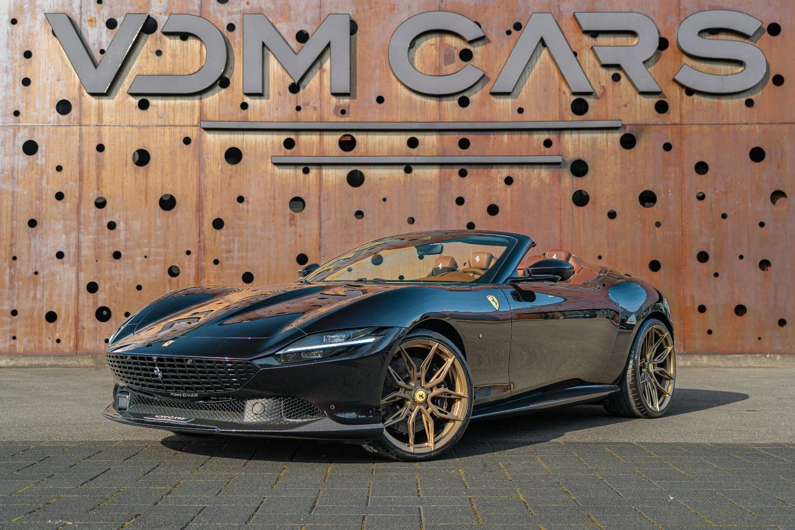 2026 Ferrari Roma Spider angeboten von einem Supersportwagenhändler in Gronau, Deutschland, Hauptfoto