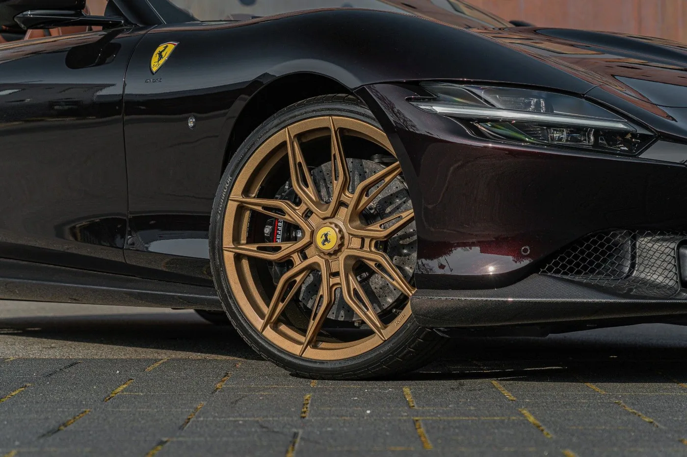 2026 Ferrari Roma Spider proposée par un spécialiste de la supercar à Gronau, Allemagne, photo 10 sur 25