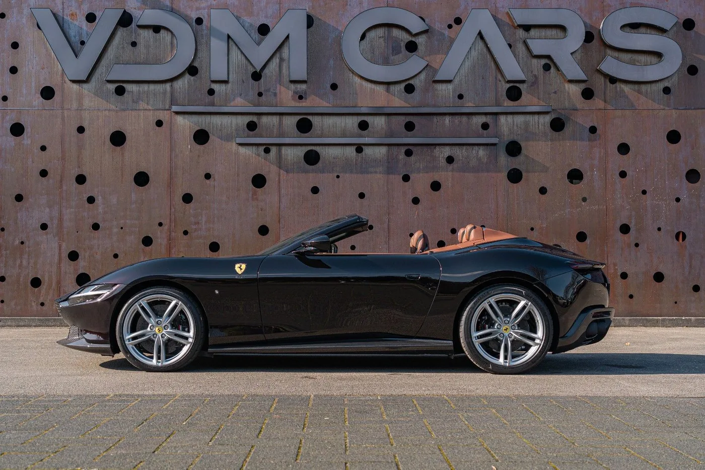2026 Ferrari Roma Spider proposée par un spécialiste de la supercar à Gronau, Allemagne, photo 7 sur 25