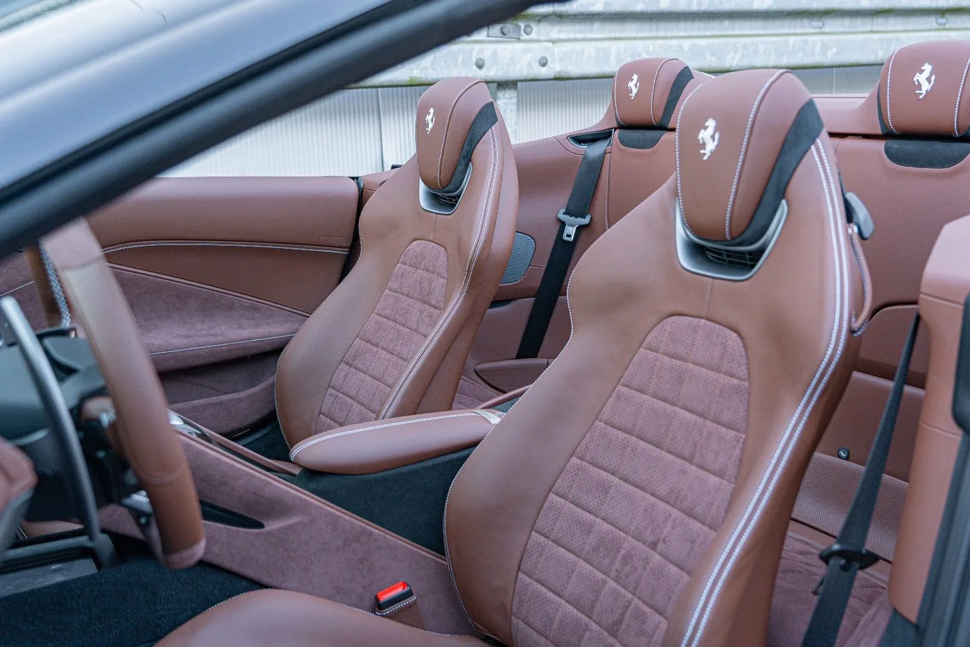 2026 Ferrari Roma Spider proposée par un spécialiste de la supercar à Gronau, Allemagne, photo 18 sur 25