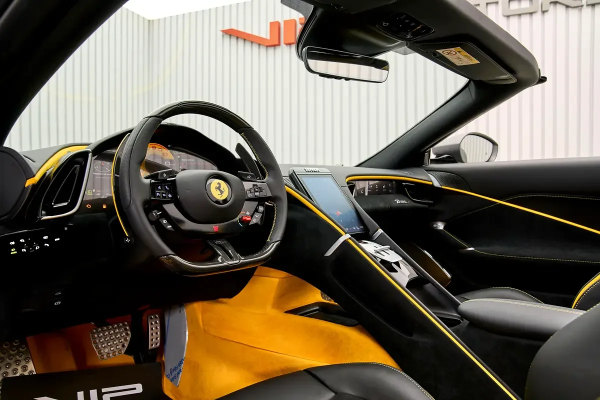 2026 Ferrari Roma Spider, 9/12