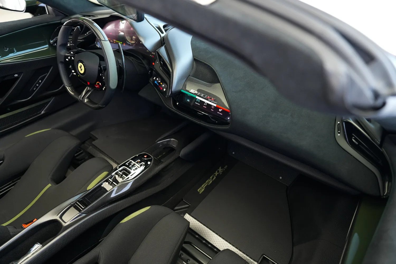 2026 Ferrari SF90 XX Spider Atelier, 13/20