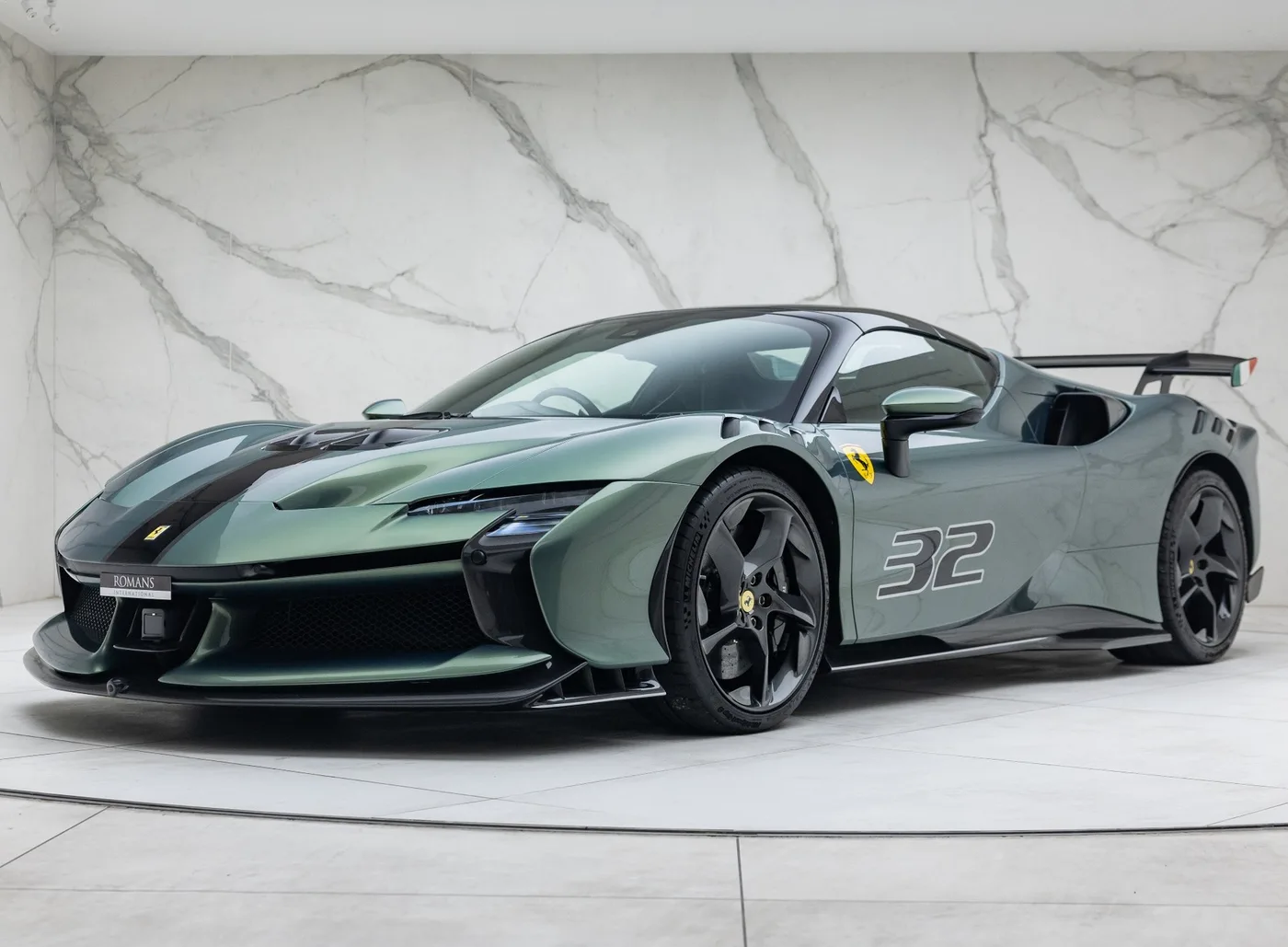 2026 Ferrari SF90 XX Spider proposée par un concessionnaire spécialisé à Banstead, Royaume-Uni, photo 5 sur 15