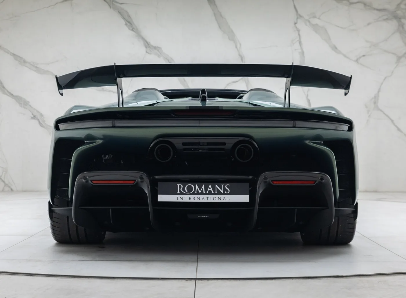2026 Ferrari SF90 XX Spider proposée par un concessionnaire spécialisé à Banstead, Royaume-Uni, photo 11 sur 15