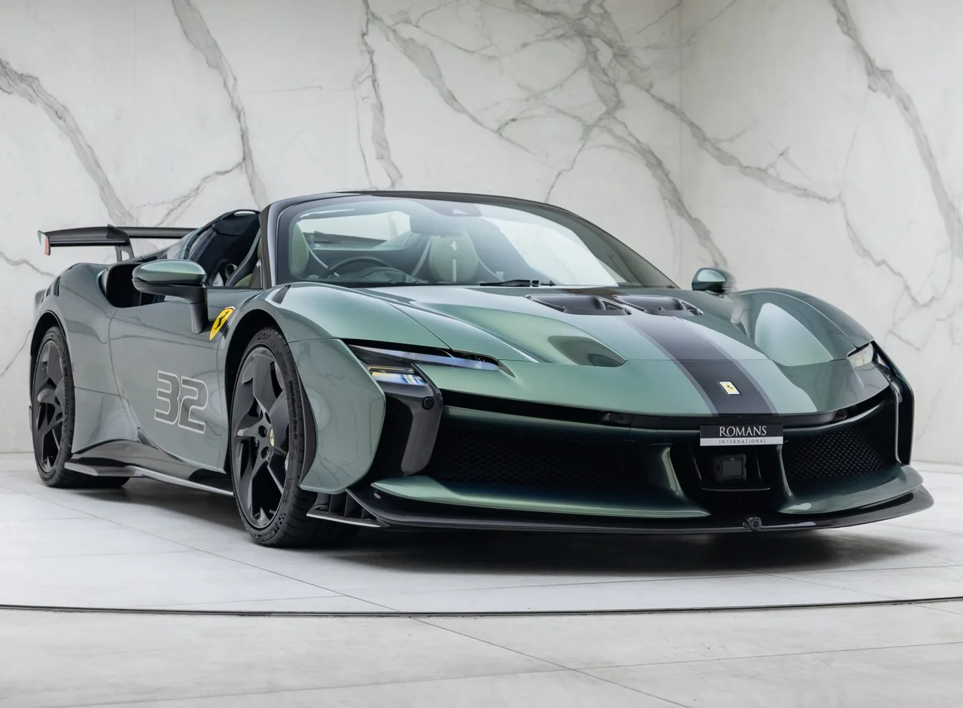 2026 Ferrari SF90 XX Spider proposée par un concessionnaire spécialisé à Banstead, Royaume-Uni, photo 12 sur 15