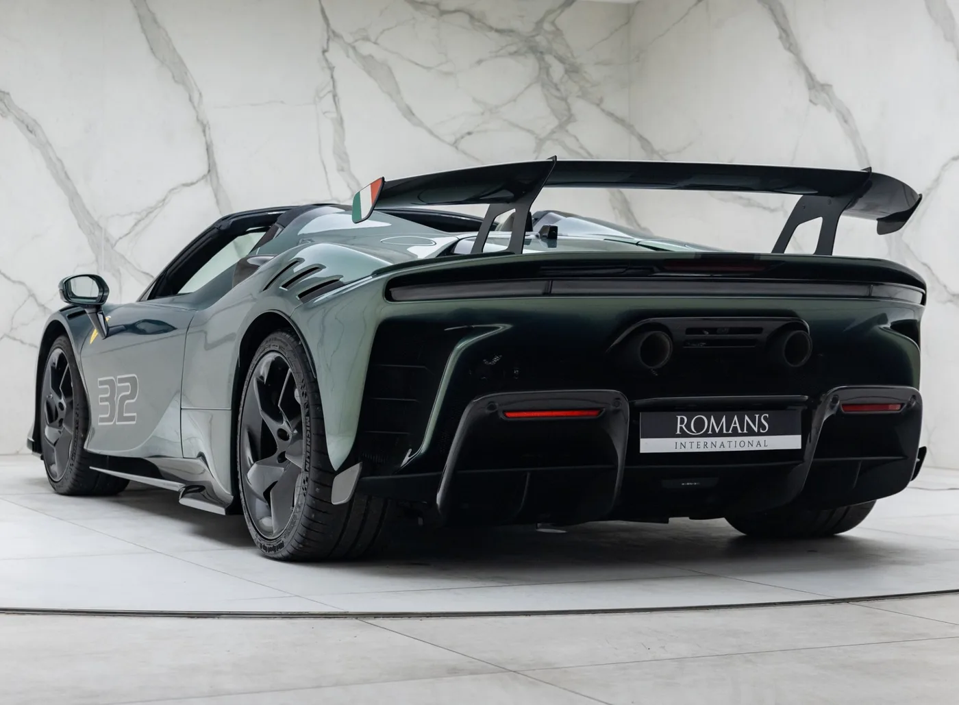 2026 Ferrari SF90 XX Spider proposée par un concessionnaire spécialisé à Banstead, Royaume-Uni, photo 13 sur 15
