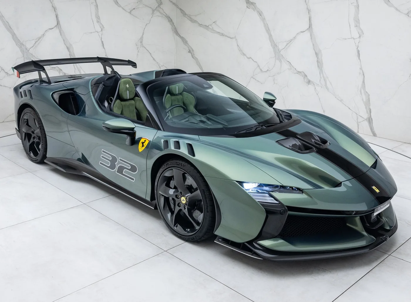 2026 Ferrari SF90 XX Spider proposée par un concessionnaire spécialisé à Banstead, Royaume-Uni, photo 14 sur 15