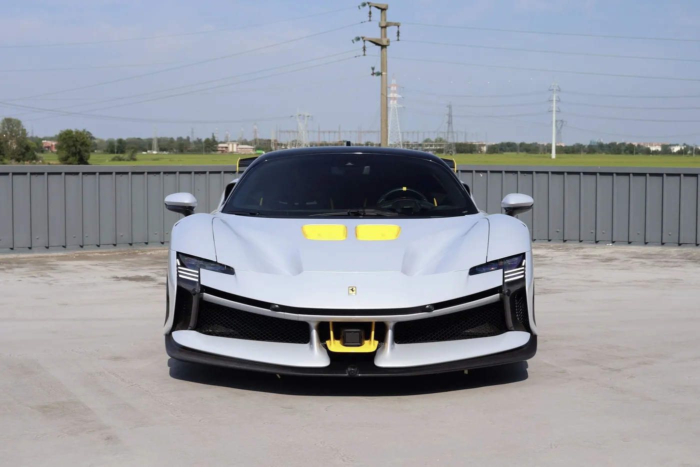 2026 Ferrari SF90 XX Stradale angeboten von einem Supersportwagenhändler in Zibido San Giacomo, Italien, Foto 3 von 21