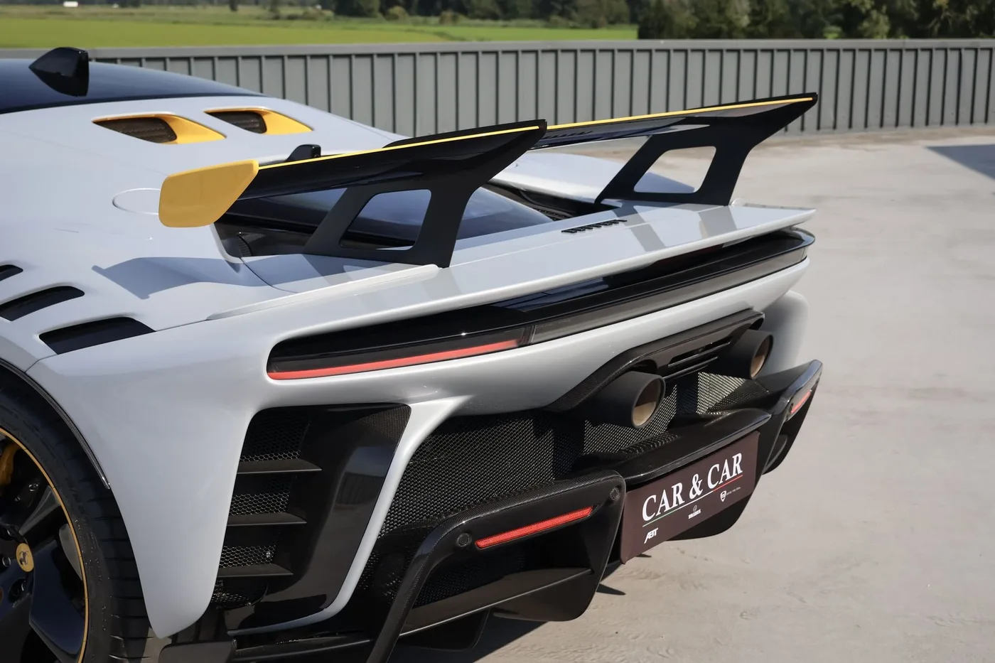 2026 Ferrari SF90 XX Stradale angeboten von einem Supersportwagenhändler in Zibido San Giacomo, Italien, Foto 9 von 21