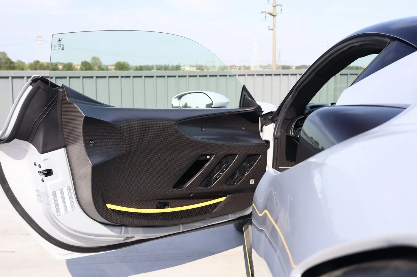 2026 Ferrari SF90 XX Stradale angeboten von einem Supersportwagenhändler in Zibido San Giacomo, Italien, Foto 12 von 21
