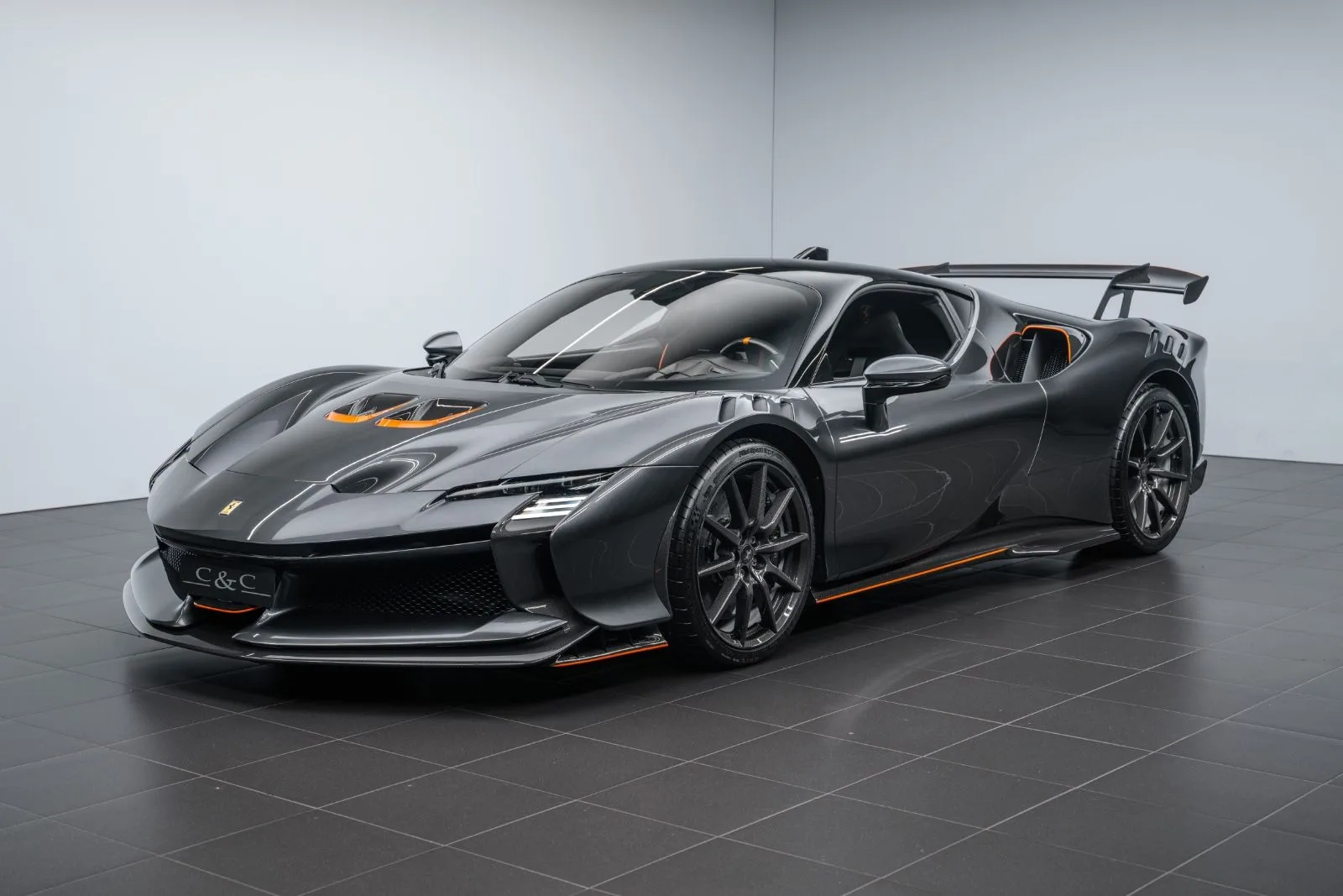 2026 Ferrari SF90 XX Stradale angeboten von einem Supersportwagenhändler in Putzbrunn, Deutschland, Hauptfoto