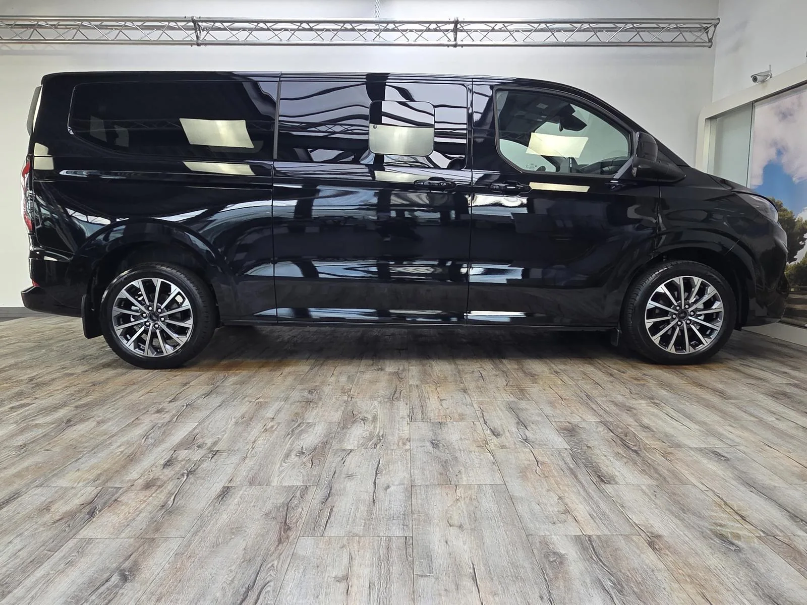 2026 Ford Tourneo Custom Titanium X, 4/30