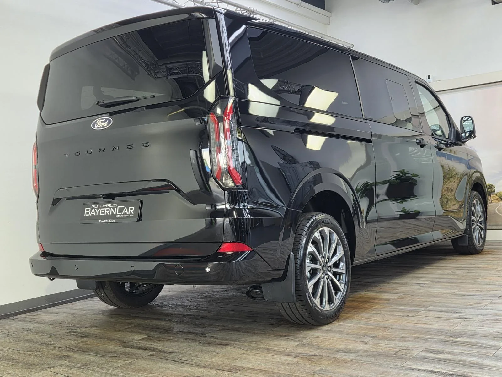 2026 Ford Tourneo Custom Titanium X, 6/30