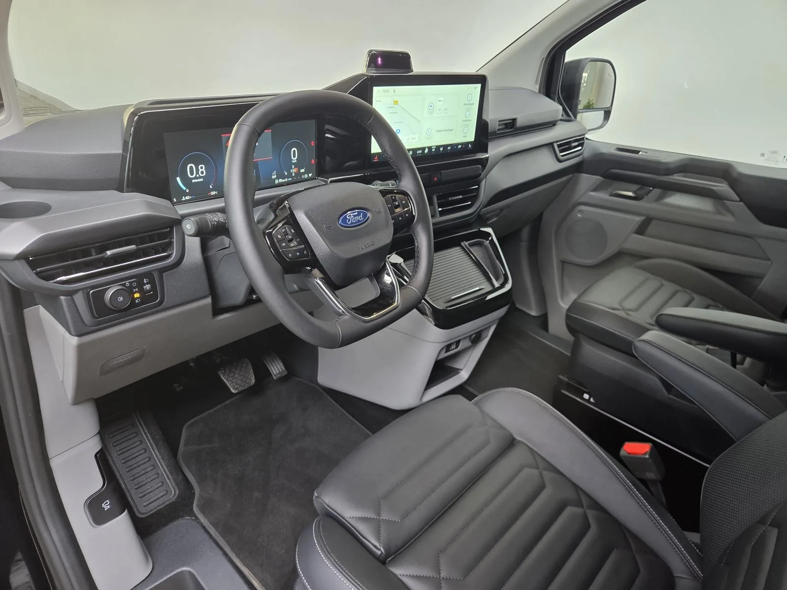 2026 Ford Tourneo Custom Titanium X, 8/30