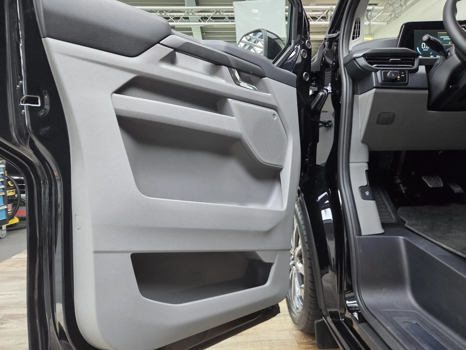 2026 Ford Tourneo Custom Titanium X, 14/30