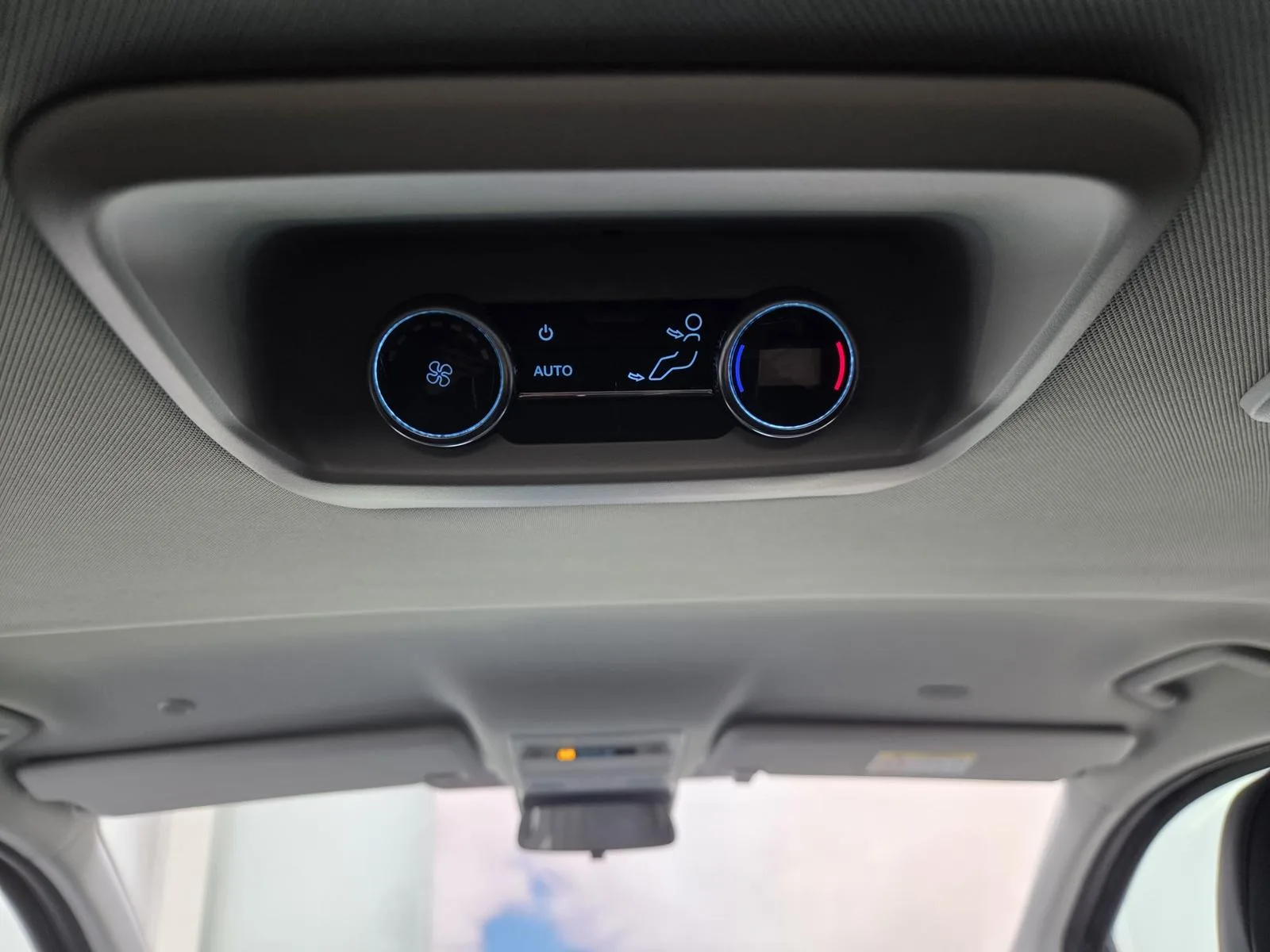 2026 Ford Tourneo Custom Titanium X, 16/30