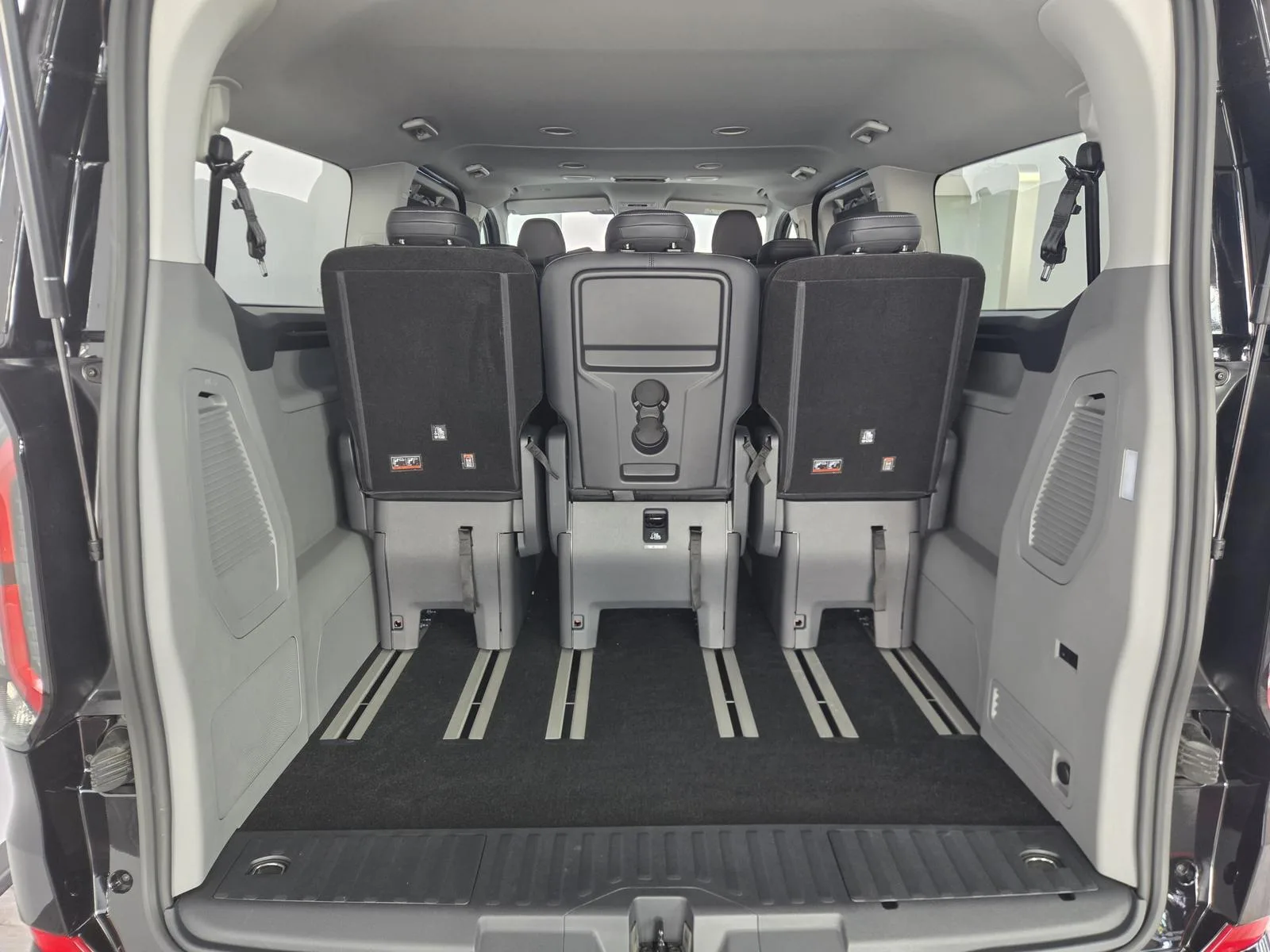2026 Ford Tourneo Custom Titanium X, 18/30