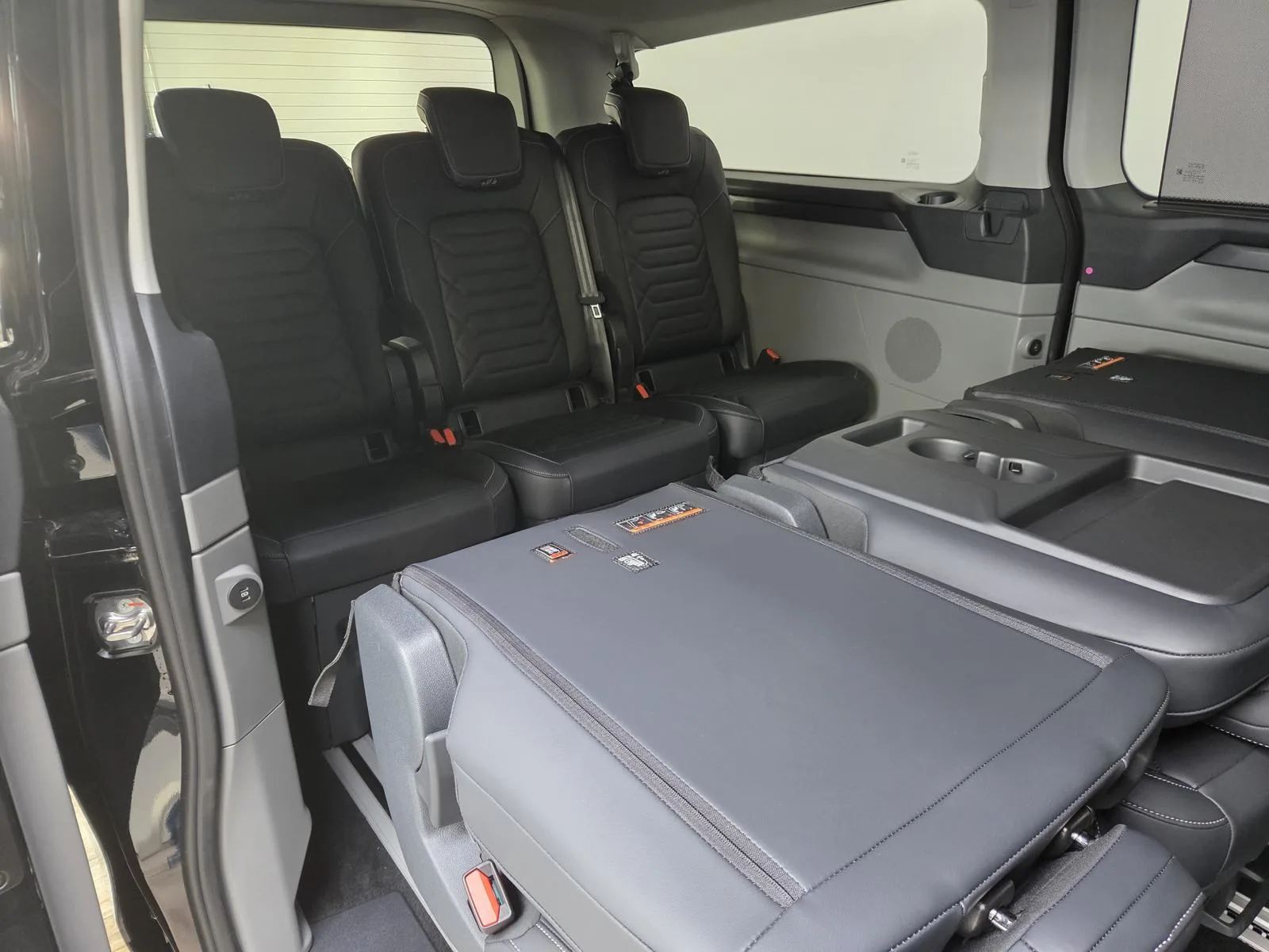2026 Ford Tourneo Custom Titanium X, 20/30