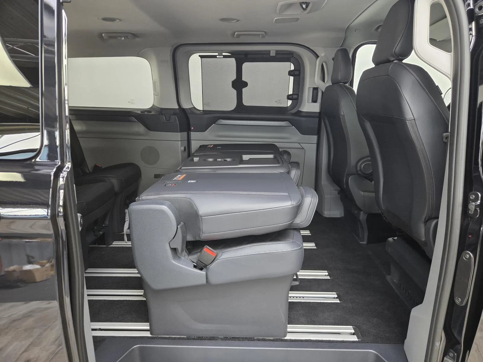 2026 Ford Tourneo Custom Titanium X, 24/30