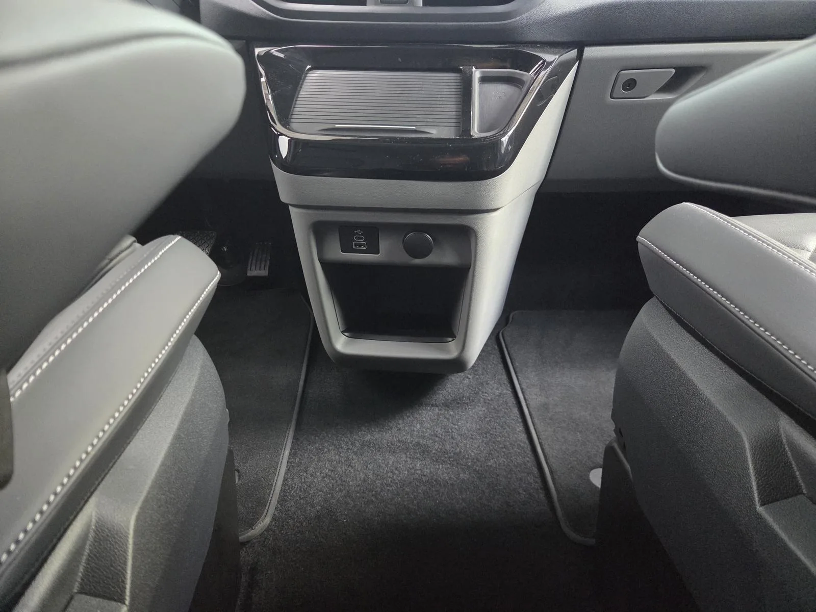 2026 Ford Tourneo Custom Titanium X, 27/30