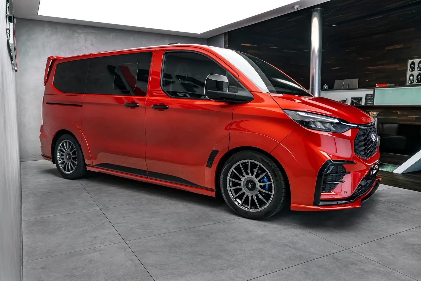 2026 Ford Transit Custom offered by a specialist dealer in Ostrava, Czechia, photo 4 of 15