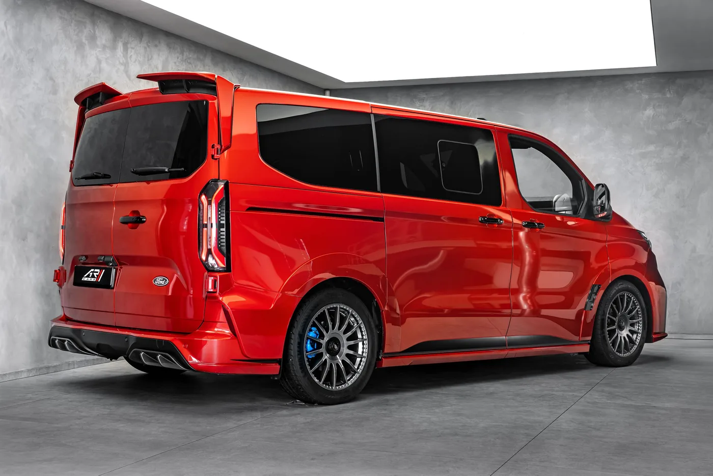 2026 Ford Transit Custom offered by a specialist dealer in Ostrava, Czechia, photo 5 of 15