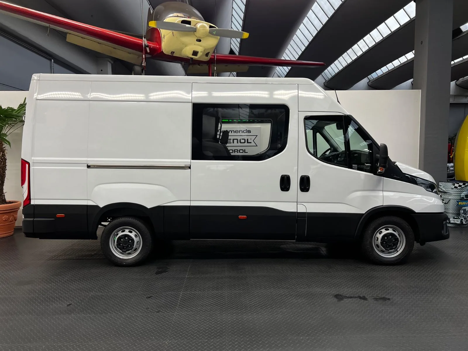 2026 Iveco Daily 35S14 DoKa offered by a supercar dealer in Nuremberg, Germany, main photo