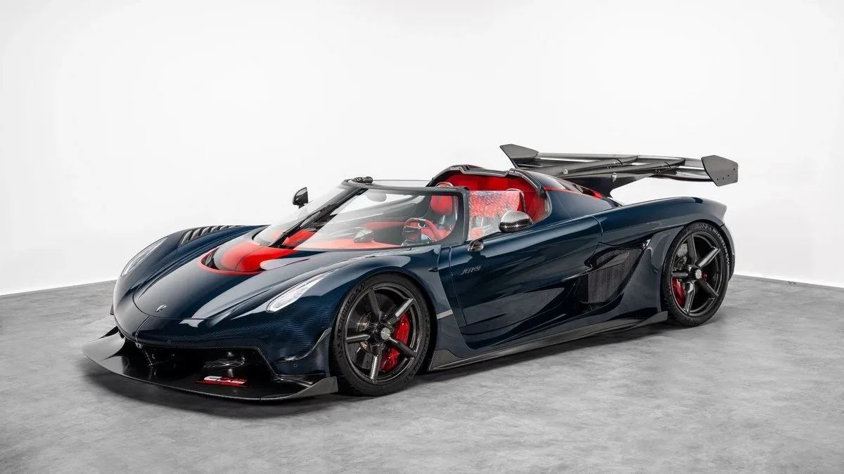 2026 Koenigsegg Jesko Attack angeboten von einem Fachhändler in Dubai, Vereinigte Arabische Emirate, Hauptfoto