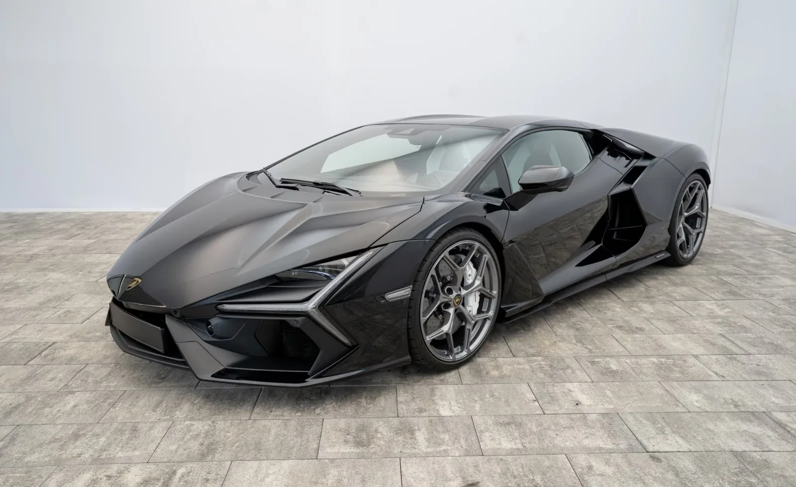 2026 Lamborghini Revuelto offered by a specialist dealer in Nordhausen, Germany, main photo