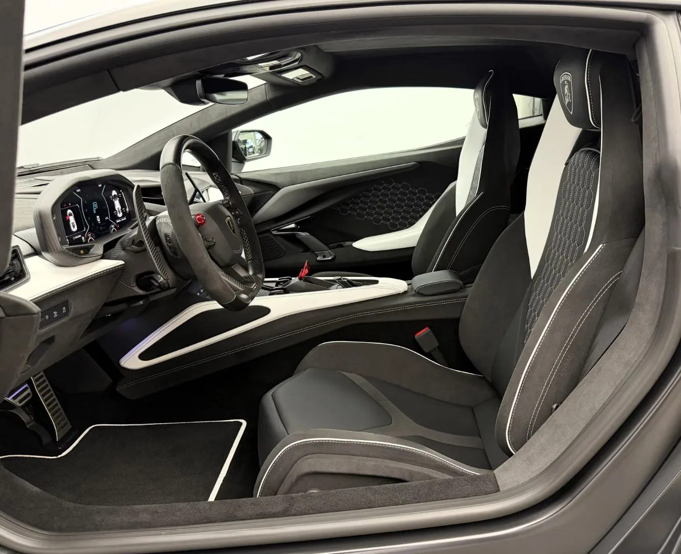 2026 Lamborghini Revuelto, 18/27