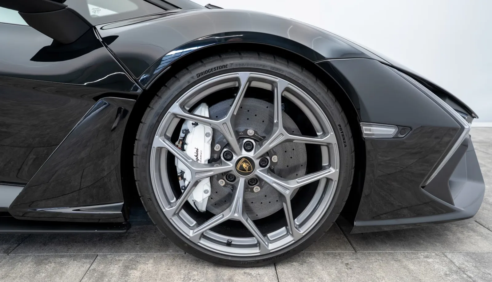 2026 Lamborghini Revuelto, 24/27