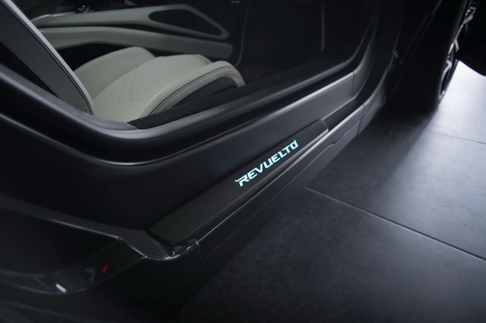 2026 Lamborghini Revuelto, 17/21