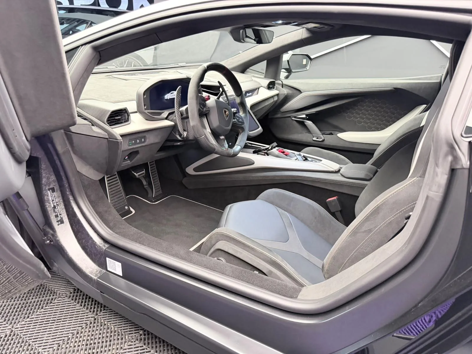 2026 Lamborghini Revuelto, 8/20