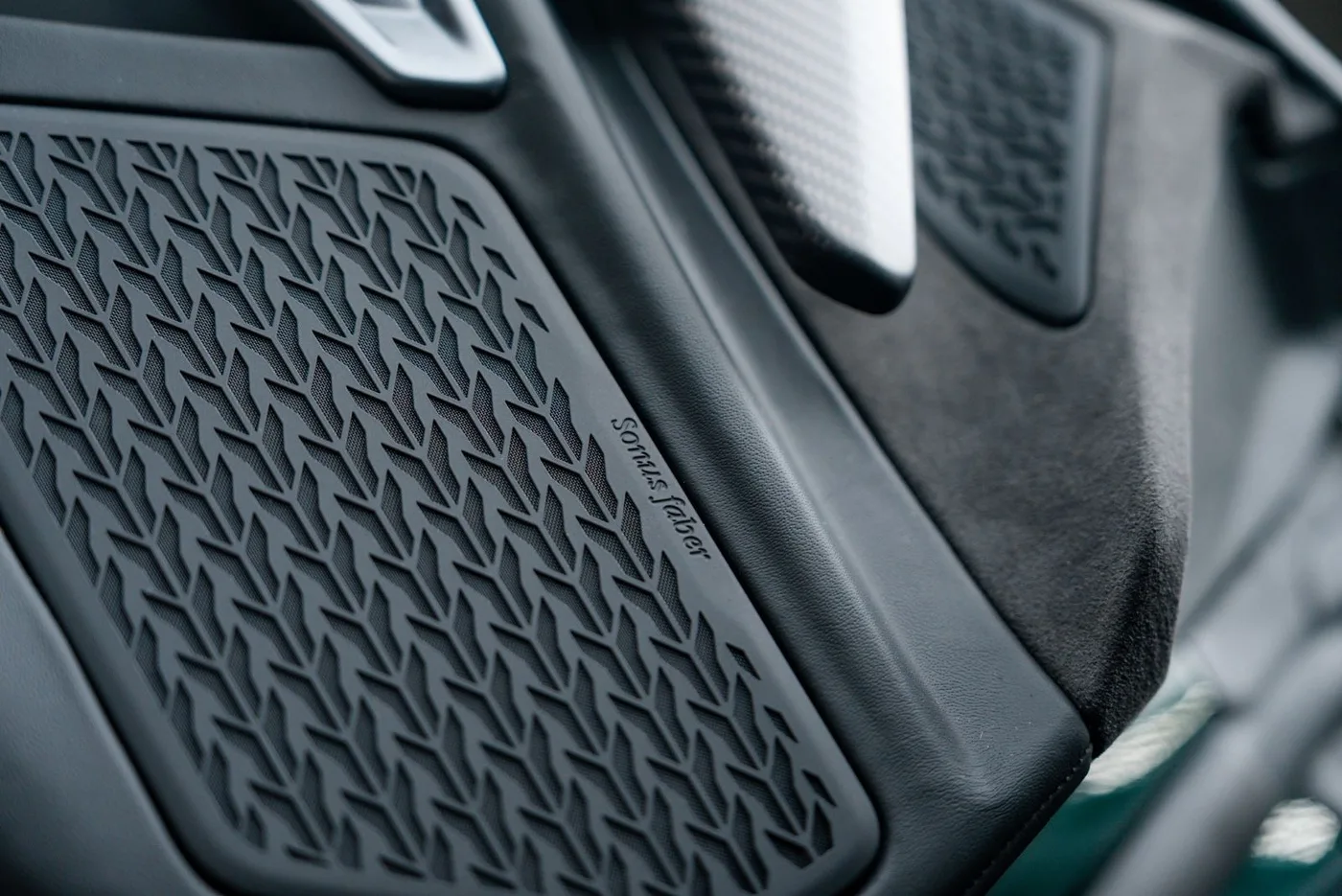 2026 Lamborghini Revuelto proposée par un concessionnaire spécialisé à Putzbrunn, Allemagne, photo 15 sur 15