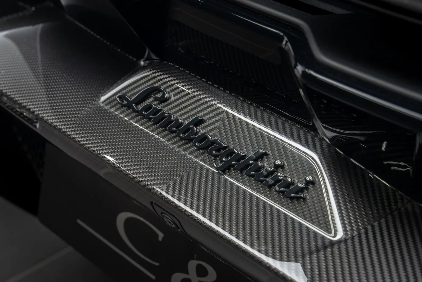 2026 Lamborghini Revuelto proposée par un concessionnaire spécialisé à Putzbrunn, Allemagne, photo 13 sur 15