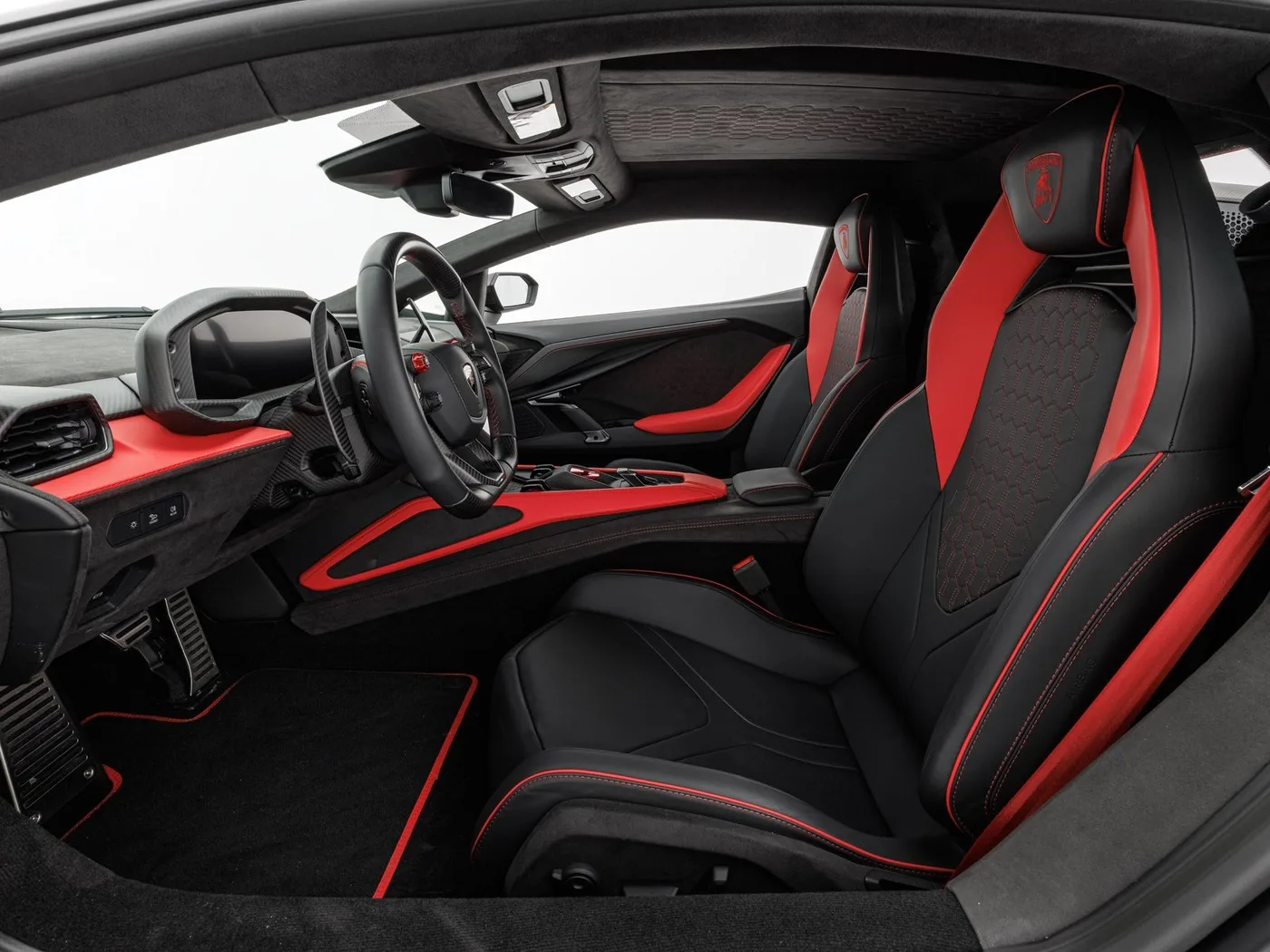 2026 Lamborghini Revuelto sold by a specialist dealer in Böblingen, Germany, photo 9 of 15