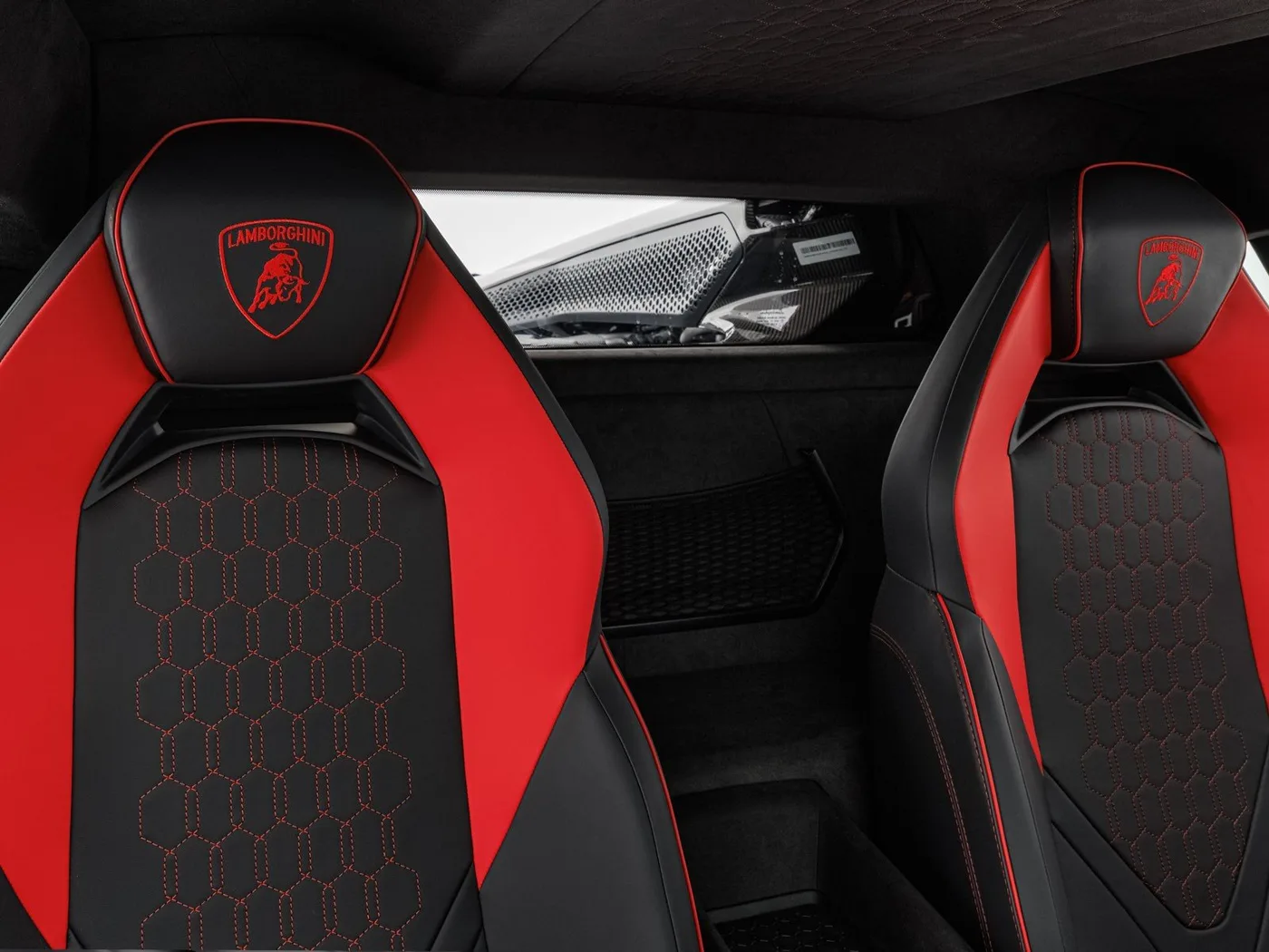 2026 Lamborghini Revuelto sold by a specialist dealer in Böblingen, Germany, photo 13 of 15