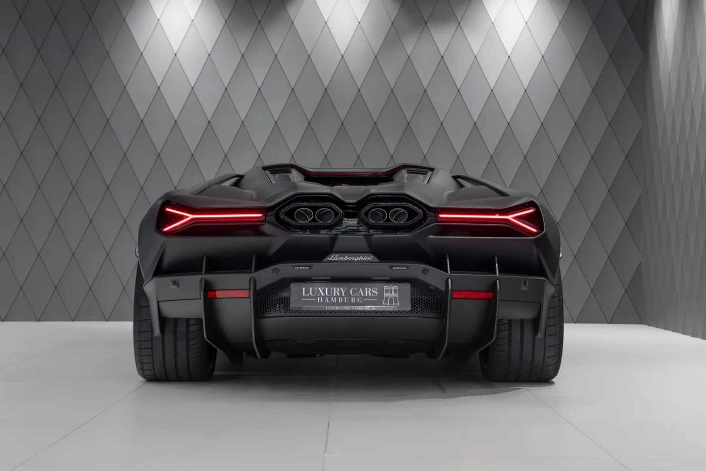 2026 Lamborghini Revuelto offered by a supercar dealer in Schenefeld, Germany, photo 6 of 25